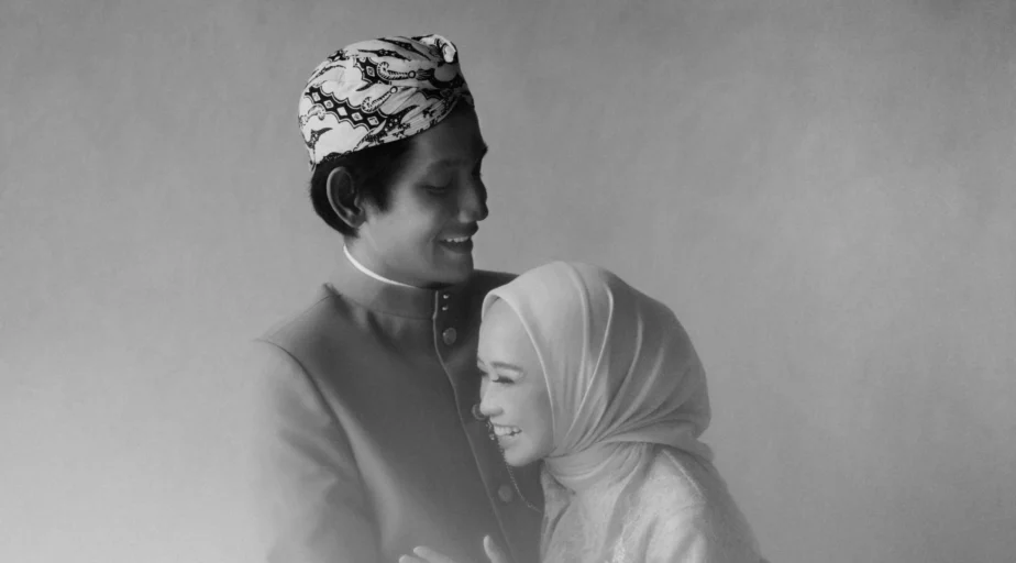 Public Display - Publicdisplay id Reasons Why Couples Need to Consider Studio Pre Wedding Shoots scaled